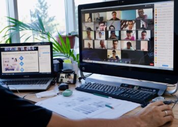 Вакцина алмаған қызметкерлер енді қашықтан жұмыс істейді