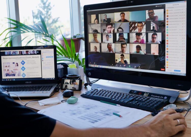 Вакцина алмаған қызметкерлер енді қашықтан жұмыс істейді