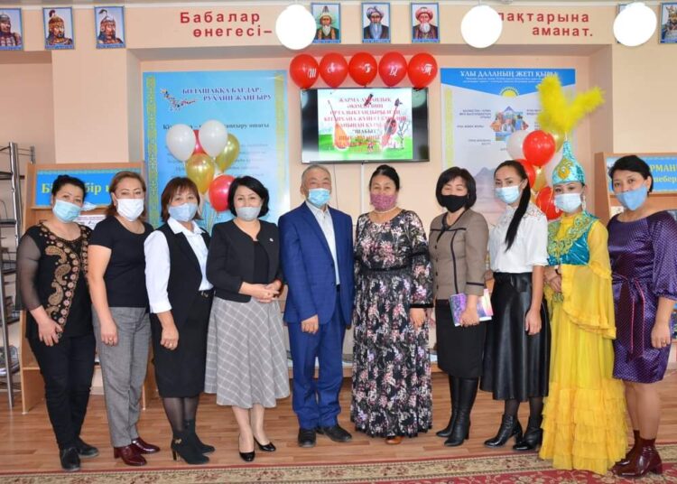 Көксемеген ат-шапан, патша тағын…