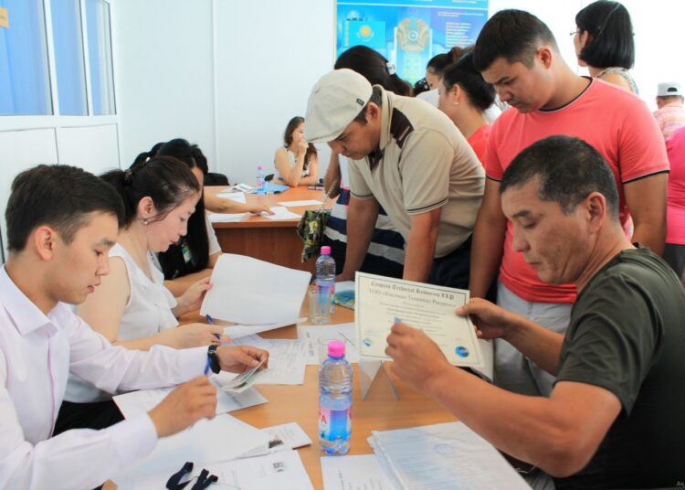 287 адам уақытша және тұрақты жұмыспен қамтылды