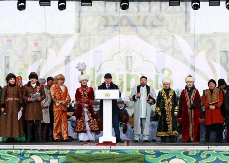 ҰЛЫСТЫҢ ҰЛЫ КҮНІНДЕ