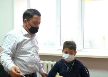 «Бұл кімге керек?»: Мұғалімдер міндетті аттестациялауды алып тастауды сұрайды