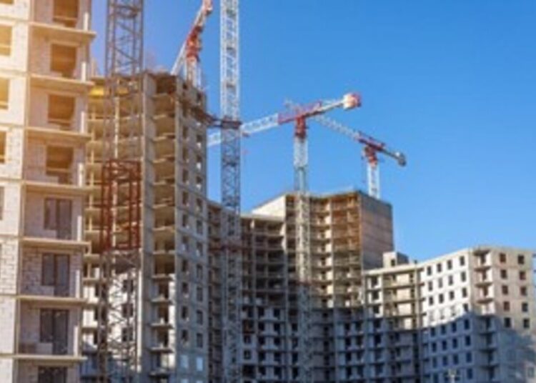 ИНВЕСТОРЛАР ЕСЕБІНЕН 82 КӨП ҚАБАТТЫ ҮЙ САЛЫНУДА