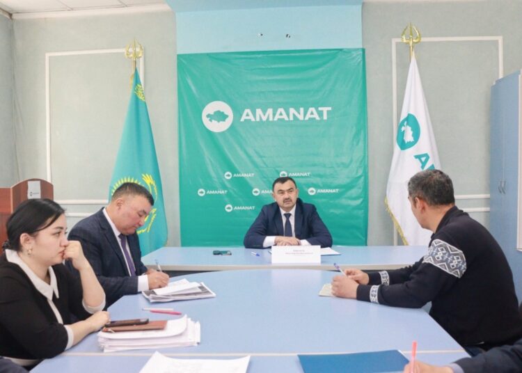 ТҰРҒЫНДАРДЫ ҚАБЫЛДАДЫ