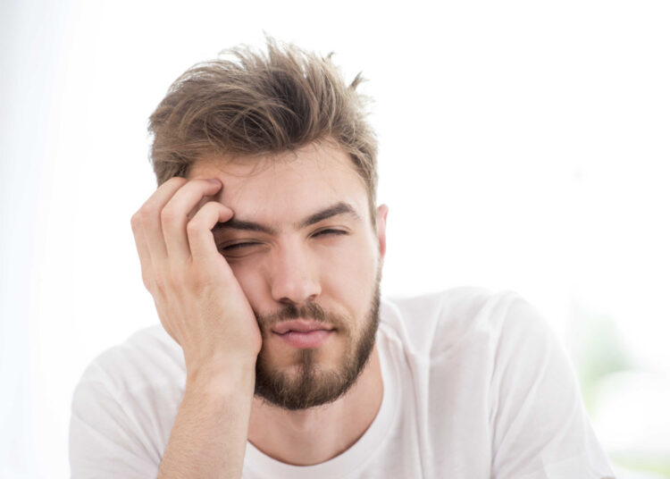 Адам неге шаршаңқы болып жүреді? Дәрігер одан құтылудың жолын айтты