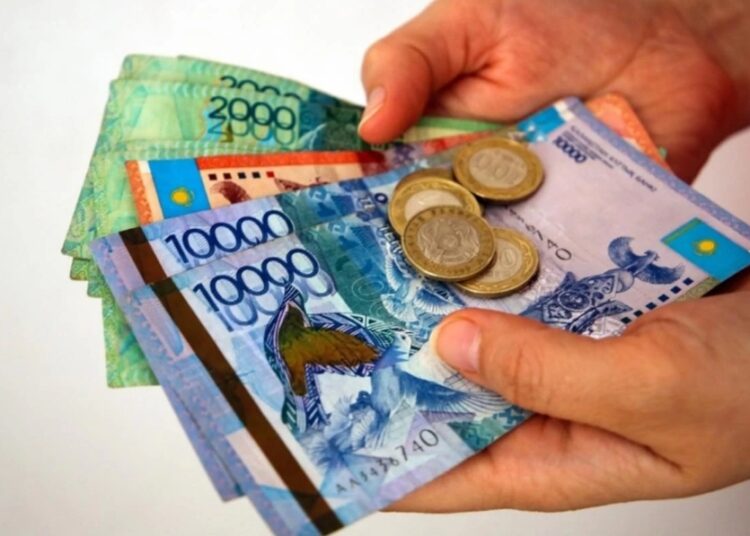 Қазақстанда базалық зейнетақыны алып тастау ұсынылды: Бұл зейнетақы мөлшеріне қалай әсер етеді?