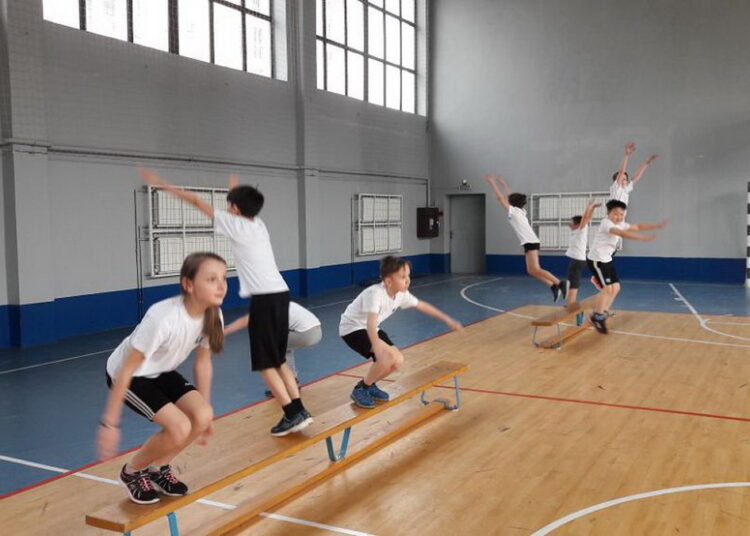 «Дене шынықтыру» сабағында ұлдар мен қыздар екі топқа бөлінуі мүмкін