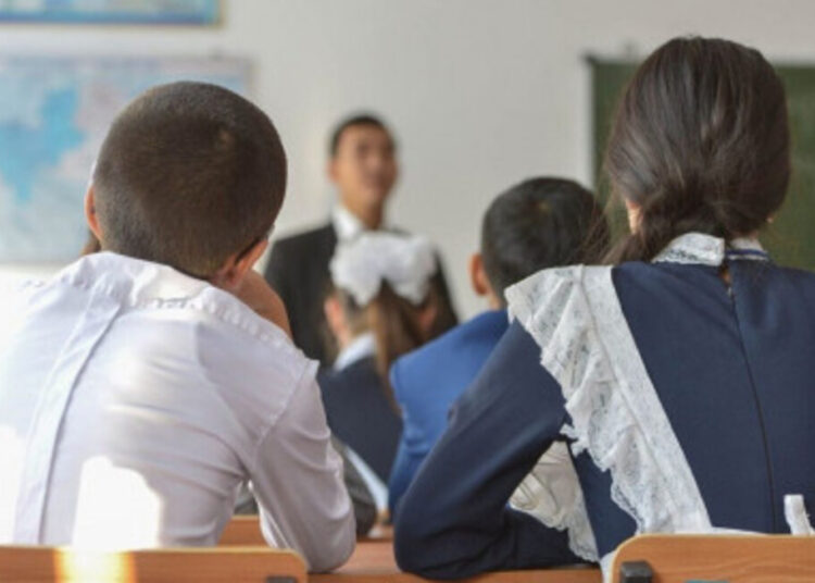 Мектеп түлектері тарих пәнінен емтиханды ауызша тапсырады