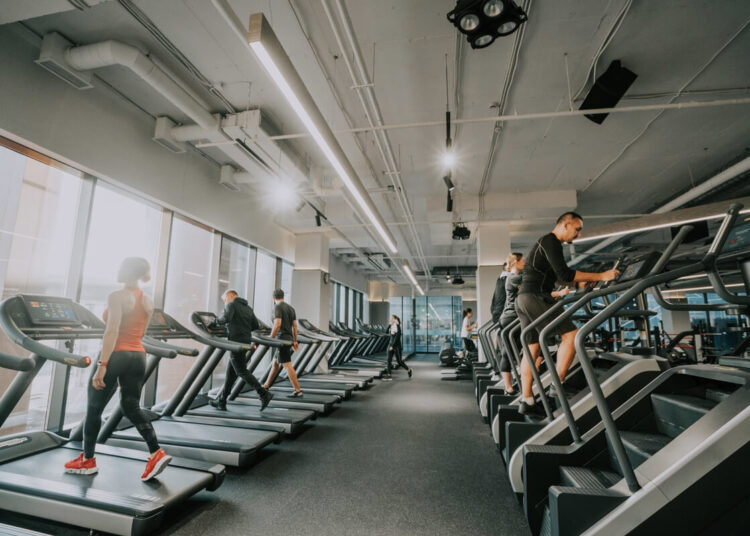 «Не әкімдіктің, не полицияның шамасы келмейді»: астаналық тұрғындар «INVICTUS» фитнес-орталығының жұмысына шағымданды