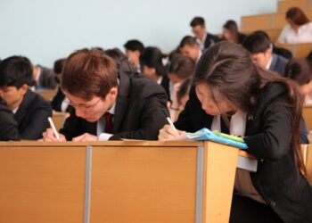 Аймағамбетов «Алтын белгіге» үміткерлер үшін мектеп басшыларын аямайтынын ескертті