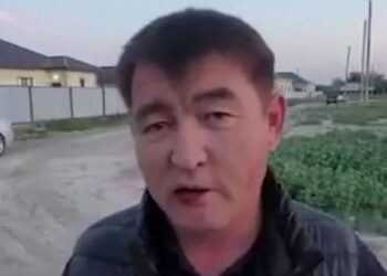 Белгісіз біреулер Құлсарының әкімін ұрып-соғып, қолына есірткі ұстатып фотоға түсірген