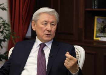 Құлекеев халықтан Назарбаевты кешіруді сұрады