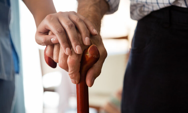 Қазақстанда зейнет жасын төмендету мәселесі қашан қаралады?