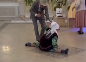 Тойда шпагатқа отырған әже желі қолданушыларын таңғалдырды