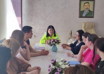 Молдашева Риза редакция ұжымымен референдумға байланысты жиын өткізді.