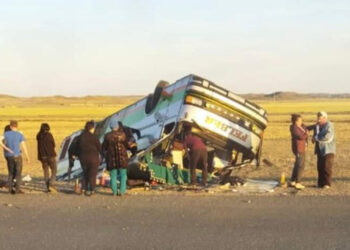 Абай облысында автобус аударылып, 15 адам зардап шекті