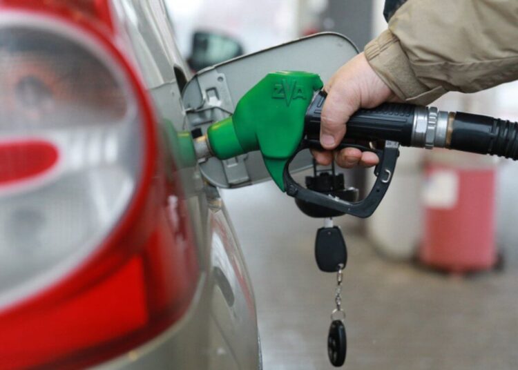 Қазақстанда жанар-жағармайдың жаңа шекті бағасы енгізілді