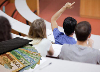 Қазақстанда 1 қыркүйектен бастап шәкіртақы өседі