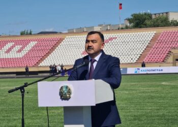 Бақытжан Баяхметов барша Семейліктерді мемлекеттік рәміздер күнімен құттықтады