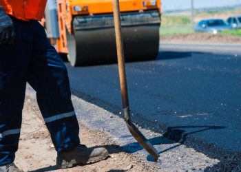 Жол құрылысы саласын жемқорлық жайлағаны ешкімге жасырын емес – Тоқаев елдегі жол сапасы туралы