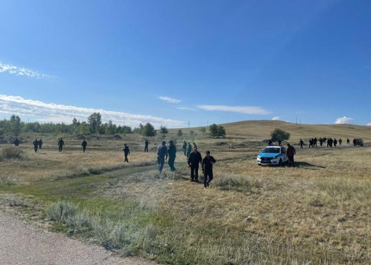 ШҚО-да жоғалған үш жасар баланы 600-ден аса адам іздестіріп жатыр