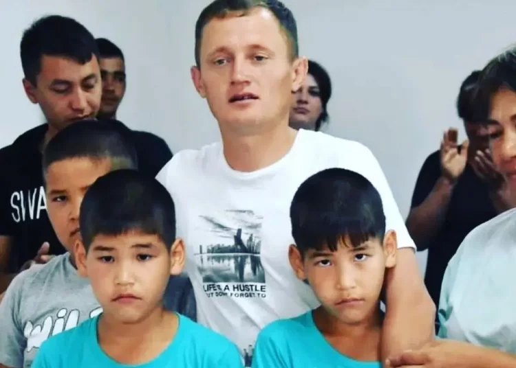 Балықшы Ертіс өзеніне батып кеткен үш баланы құтқарып қалды