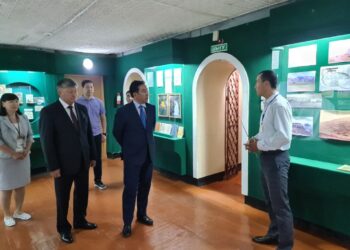 Нұрлан Ұранхаев Ақсуат өлкетану мұражайына барды