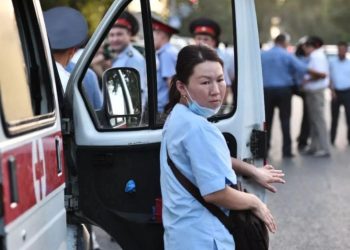 Балабақша қызметкері көлігімен алты баланы қағып кеткен