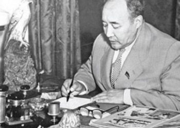 М. Әуезовтың «Қазақ тілі» газетінде жарияланған алғашқы мақалалары