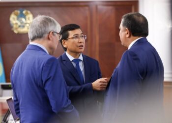 Орыстілді мектептерде қазақ тілі мен орыс тілі 1-сыныптан бастап оқытылады – Аймағамбетов