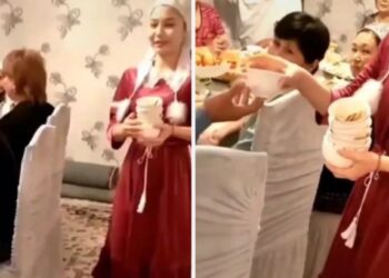 «Ақылы шәй…». Келіннің кесесіне ақша салу дәстүрі жұрт талқысына түсті