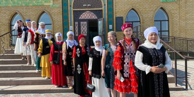 ҚАЗАҚ АНАЛАРЫ – ДӘСТҮРГЕ ЖОЛ