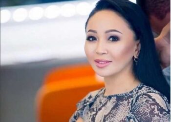 Белгілі айтыс ақыны Айнұр Тұрсынбаеваның әкесі мен шешесі жайлы не білеміз?