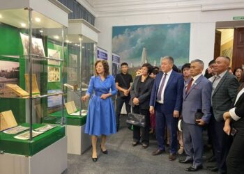 «ӘУЕЗОВ ҮЙІНІҢ» ТҰҢҒЫШ ЖЫЛЖЫМАЛЫ КӨРМЕСІ – СЕМЕЙДЕ