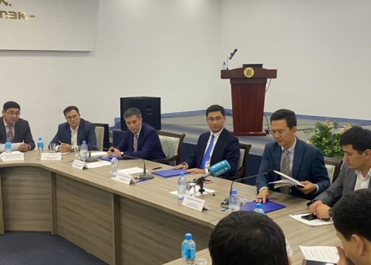 ҮШЖАҚТЫ КЕЛІСІМ ЖАСАСТЫ