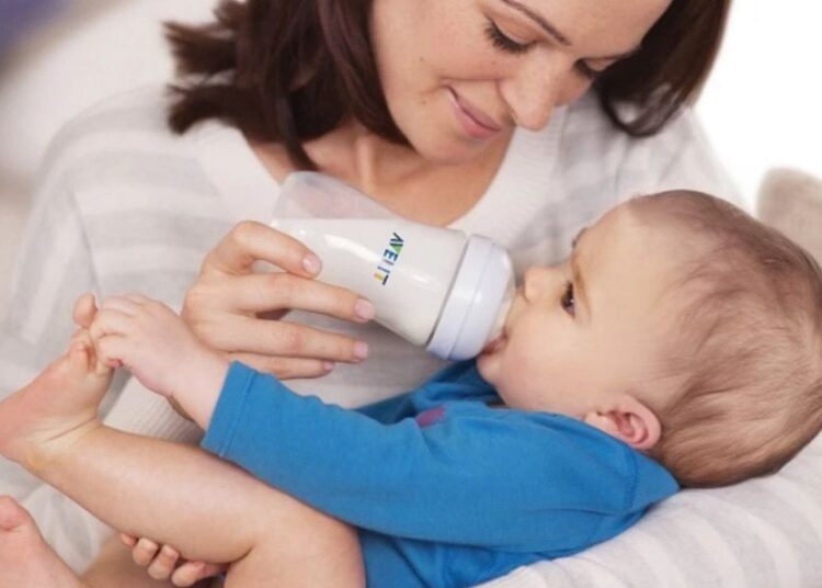 Қазақстанда бала күтімі бойынша төлем жаңа жылдан бастап 1,5 жасқа дейін ұзартылады