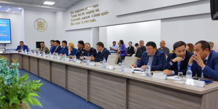 «ЕРКІН МИКРОФОН» ФОРМАТЫНДАҒЫ ФОРУМ