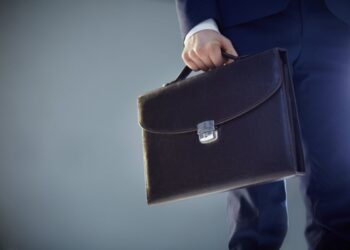 Абай облысының әкімі бірінші топтағы мүгедек жанды кеңесшісі етіп тағайындады