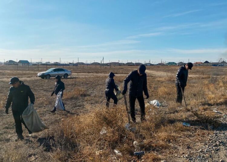 Семейде 10 мыңға жуық адам қала көшелерінен 80 тонна қоқыс жинады