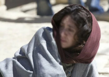 Күйеуінің көзіне шөп салған әйелге таспен ұрып өлтіру жазасы тағайындалды