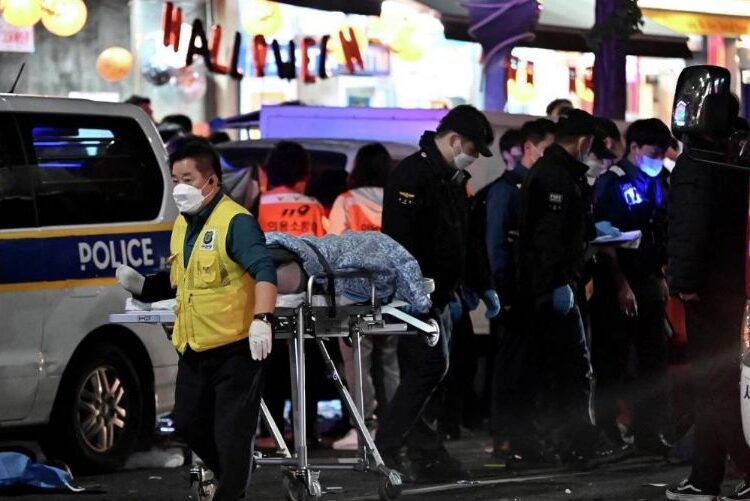 Сеулде хэллоуин мерекесін тойлау кезінде 151 адам көз жұмған