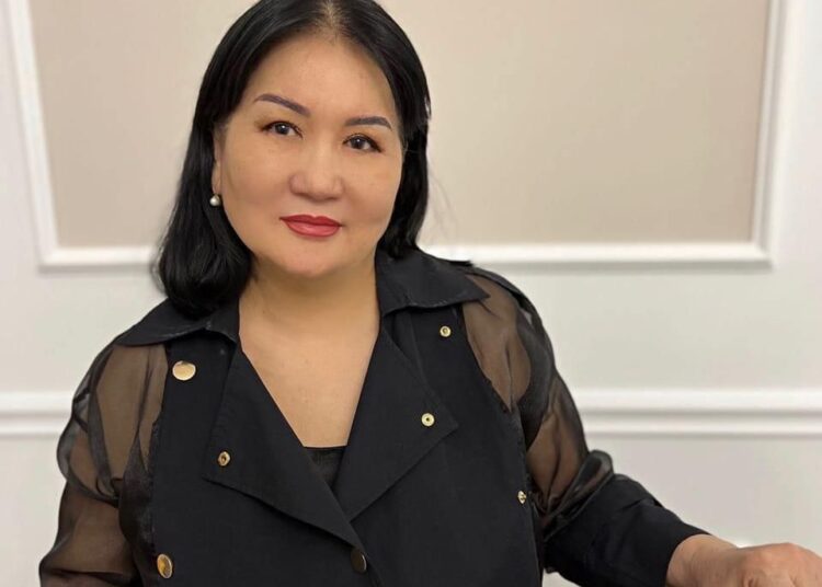 БІР СҮРІНІП, БІР ТҰРЫП, ДАҚ ТҮСІРМЕЙ АРЫНА, ОҚЫРМАНҒА ЖОЛ ТАРТТЫ «СЕМЕЙ ТАҢЫ» ТАҒЫ ДА!