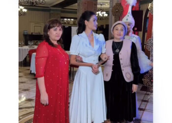 Атышулы Айжан Байзақоваға сырға салынды