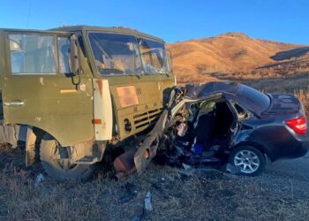 ШҚО-да жанармай таситын көлікке соғылған Lada Granta жүргізушісі көз жұмды