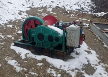 Абай облысында алтынды заңсыз өндіретін кен орын анықталып, 13 адам ұсталды (видео)