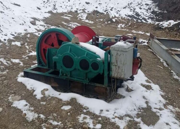 Абай облысында алтынды заңсыз өндіретін кен орын анықталып, 13 адам ұсталды (видео)