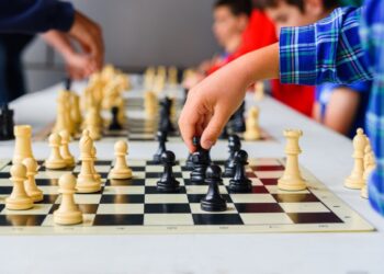 ШАХМАТТЫҢ ЖАС ШЕБЕРЛЕРІ