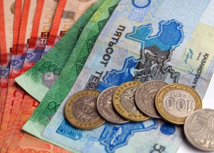 Табысы төмен халыққа 50 мың теңге жәрдемақы беріліп жатыр