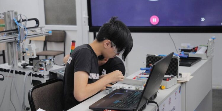 ОБЛЫС ӘКІМІ СЕМЕЙДЕГІ КОЛЛЕДЖДЕРДІ АРАЛАДЫ