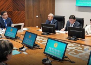 ҚОҒАМДЫҚ КЕҢЕС МҮШЕЛЕРІМЕН КЕЗДЕСТІ